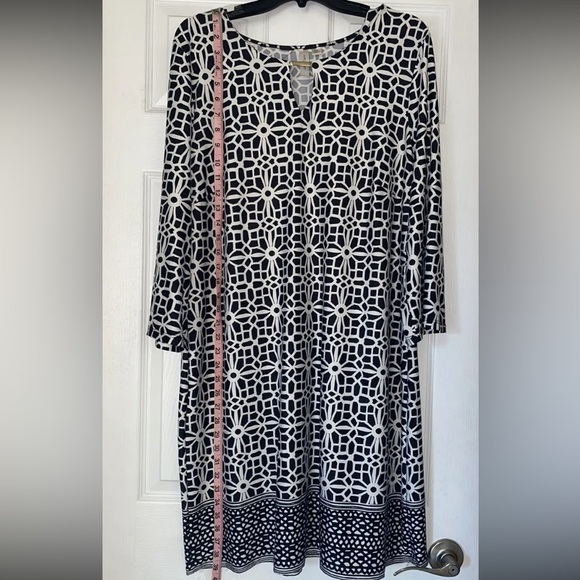 Tacera Women’s Midi Dress Plus Size 2X Black & White Abstract Notched V-… - Picture 7 of 16